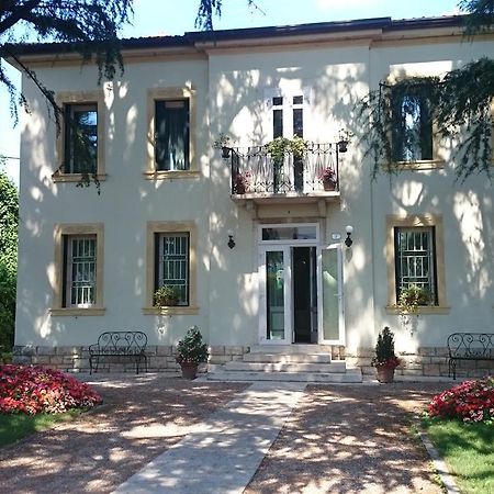 B&B Villa Dei Pini Domegliara 외부 사진